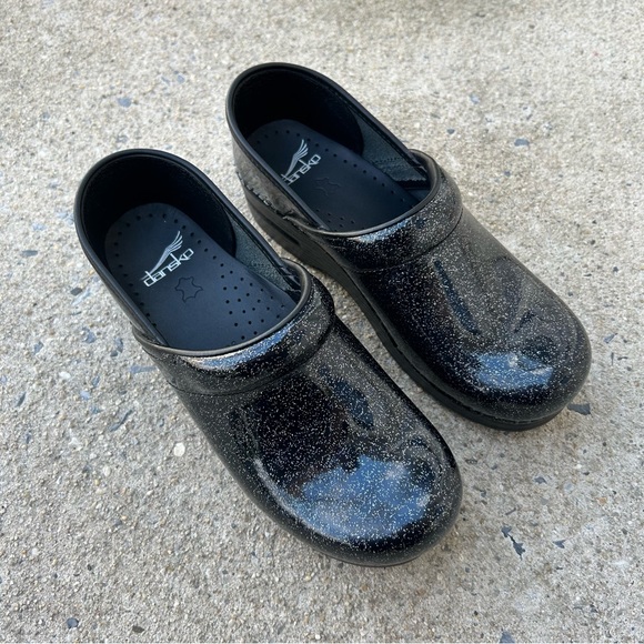 Dansko Women’s Professional Clogs Glitzy Patent Leather Style 706370202 Size 38 - Picture 3 of 12